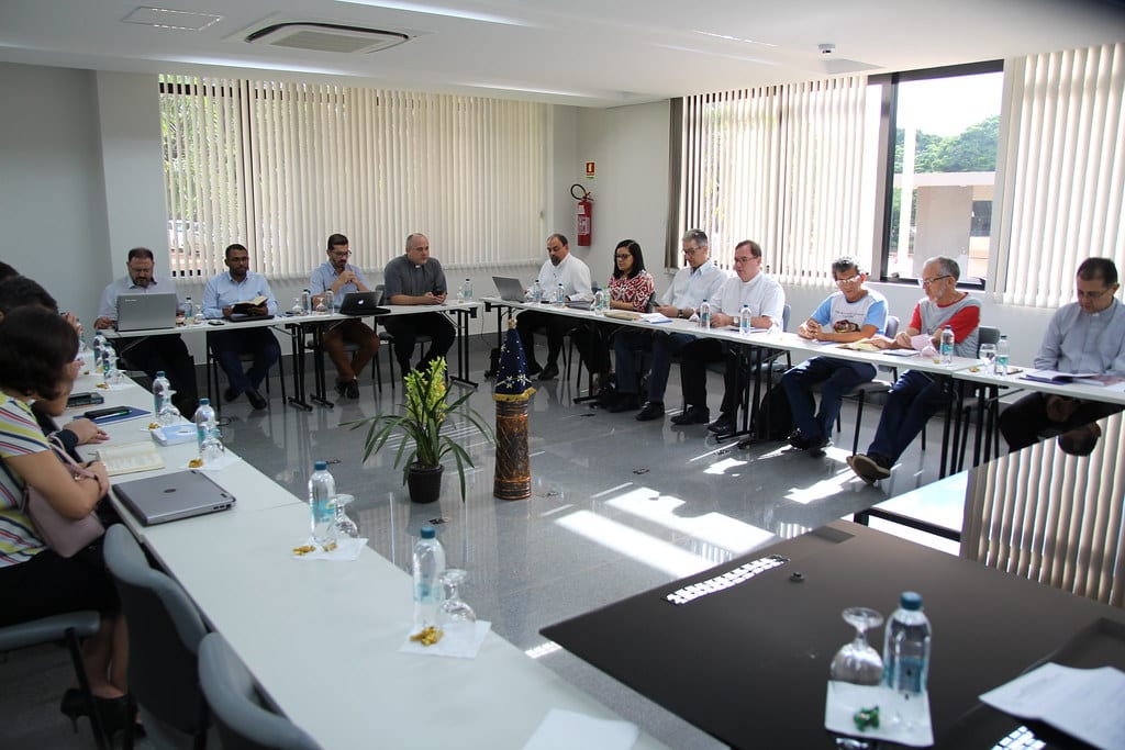 Assessores reunidos na sede da CNBB, em Brasília (DF). Crédito: Caio Lima