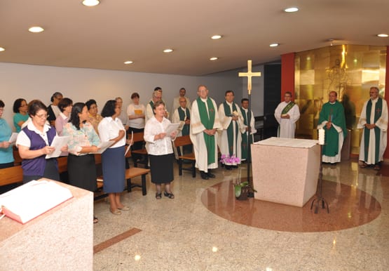 A presidente da CRB, Irmã Márian Ambrósio, destacou o sentido do projeto de ajuda à Igreja do Haiti irmasenviadashaiti_missa