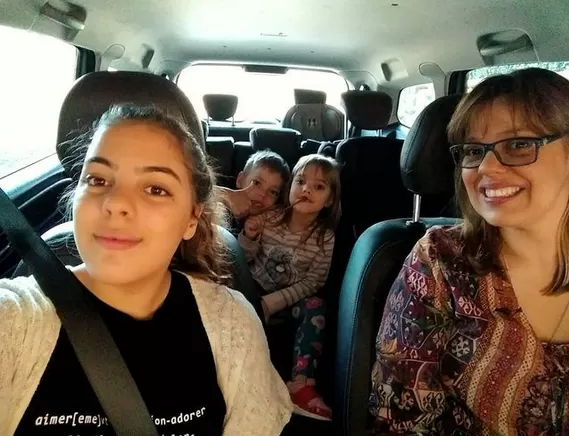 Andréa de Toledo com parte dos filhos