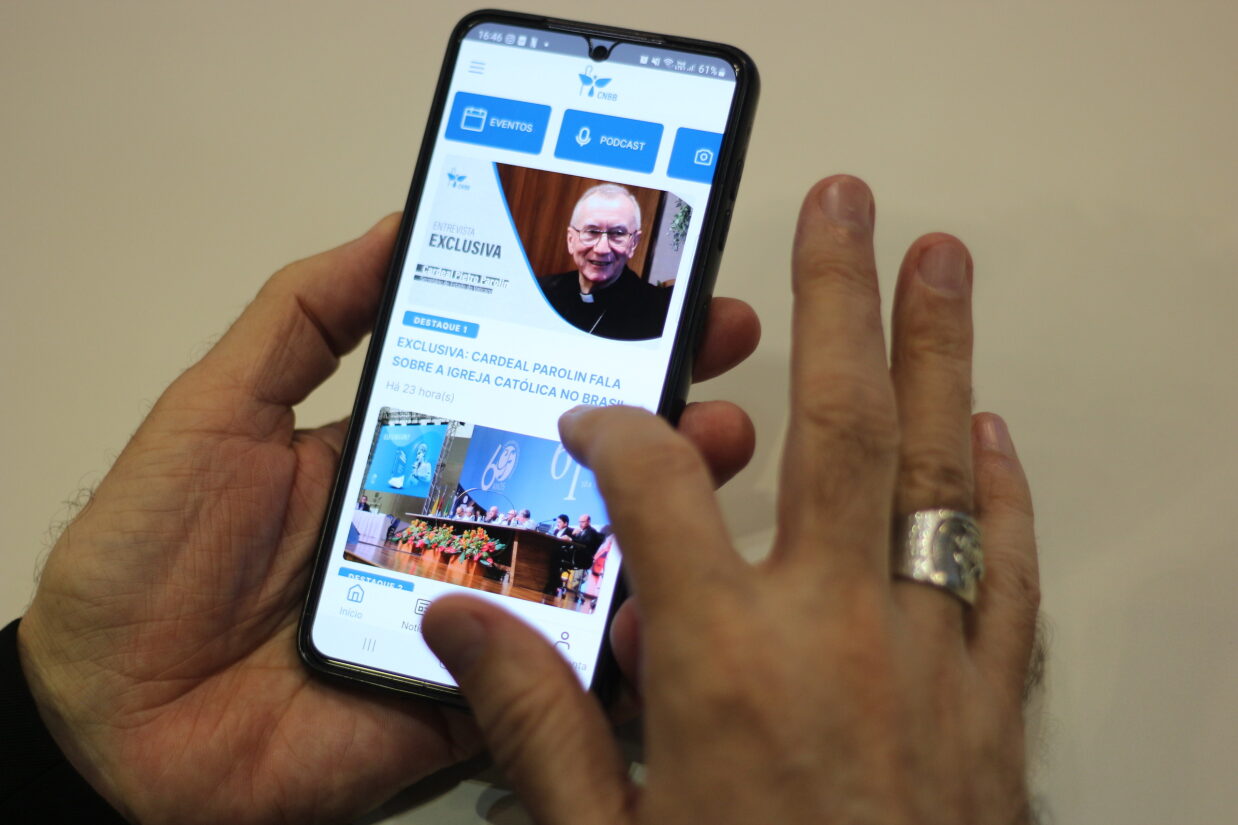 Assessoria de Comunicação lança aplicativo na 61ª Assembleia Geral dos bispos do Brasil