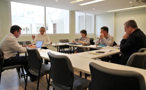 Com Proteção Criança e Adolescente capa