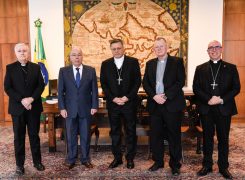 O Ministro das Relações Exteriores, Mauro Luiz Iecker Vieira, recebe o Núncio Apostólico no Brasil, S.E. Dom Giambattista Diquattro, e Presidente da Conferência Nacional dos Bispos do Brasil, S.E. Dom Jaime Spengler .Foto: Gustavo Magalhães/MRE