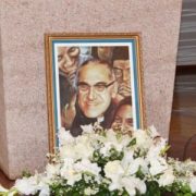 Dom-Oscar-Romero-quad300