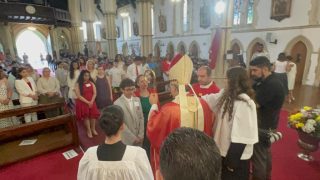 Igreja Sant'Ana, celebração do Sacramento da Confirmação (Crisma)