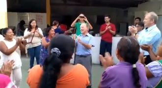 Foto: Felipe Larozza|Migrantes celebram aniversário do padre Jesus | Diocese de Roraima/reprodução Facebook