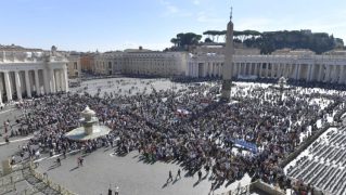 Os apelos e saudações do Papa na Praça São Pedro Vatican Media