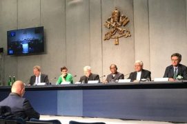 Sínodo-2018-pres-conferencia-italiana-e1540555768314