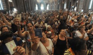 Foto: Gilberto Alves|Milhares de devotos pedem emprego e bênçãos a São José