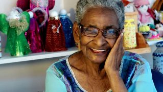 idosa-vladimir-soares--unsplash