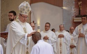ordenacao-diac-seminarista-dom-cesar-alta