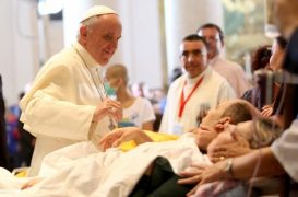 papa_francisco_com_doentes